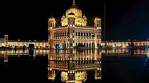 करतारपुर कॉरिडोर उम्मीद की किरण ही नहीं, नए रिश्तों की गर्माहट से चमकता सूर्य भी है