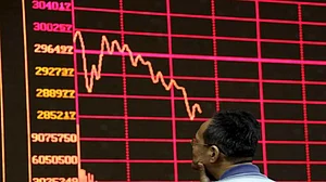 व्यापार की 5 बड़ी खबरें: शेयर बाजार फिर धड़ाम और फिच ने दूरसंचार कंपनियों के टैरिफ बढ़ाने के फैसला को बताया सकारात्मक