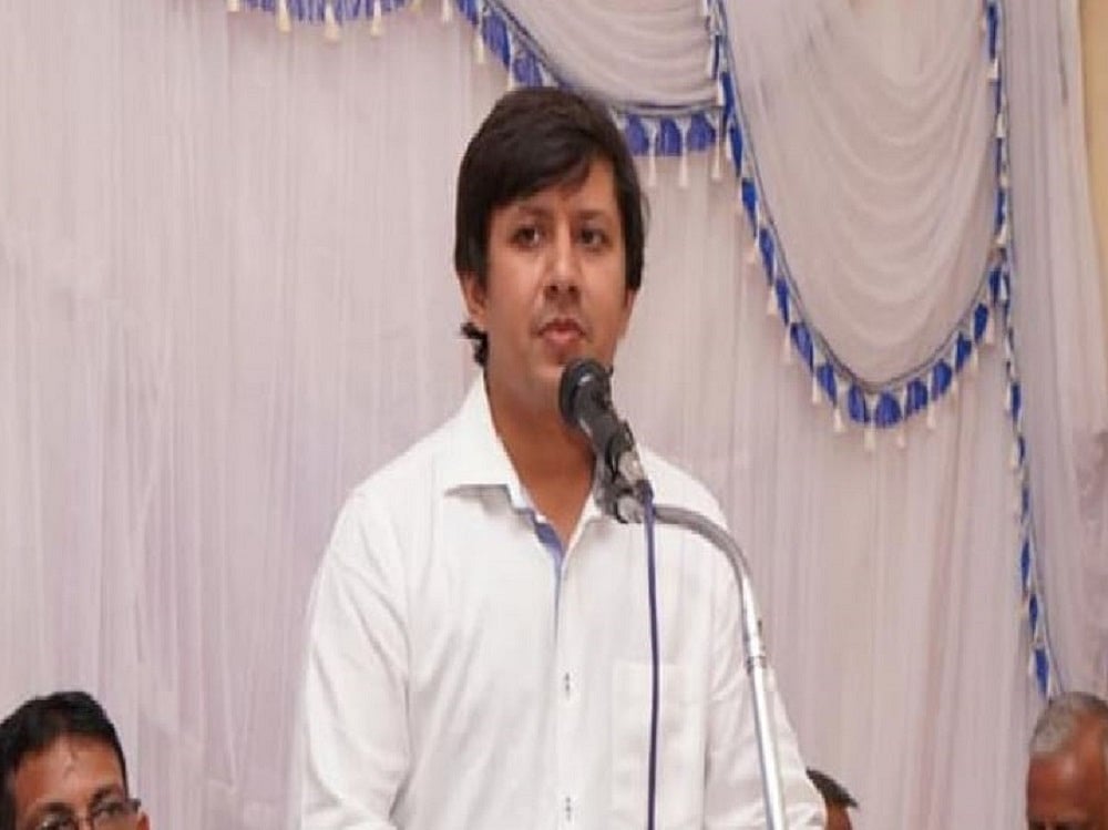 एमपी: निगम कर्मचारी को पीटने वाले BJP के ‘बैटबाज’ MLA ने कमलनाथ सरकार को दी धमकी, कहा- हम खाली हाथ नहीं घूमते