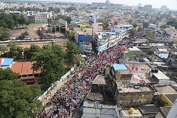 CAA-NRC के खिलाफ बेंगलुरु-चेन्नई में प्रदर्शन, हजारों की तादाद में सड़क पर उतरे लोग, देखें तस्वीरें और वीडियो
