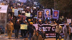 CAA की आग में झुलस रहा है पंजाब का उद्योग जगत, कारोबारियों की टूटी कमर, हजारों मजदूर हुए बेकाम