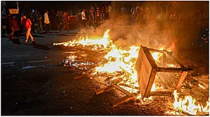 आखिर क्यों धधक रहा है असम: अपने ही राज्य में अल्पसंख्यक होने की आशंका में फूटा है लोगों का गुस्सा