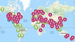 देश में चारों तरफ आग और विदेशों में फेक वेबसाइट के सहारे छवि चमका रही मोदी सरकार