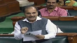 संसद में प्याज की कीमतों पर अधीर रंजन ने पीएम मोदी को घेरा- पीएम भले न खाते हों, पर बिचौलिए जमकर खा रहे हैं