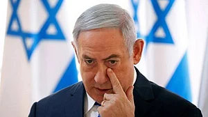 इजराइल के PM बेंजामिन नेतन्याहू कर रहे थे रैली, तभी हो गया मिसाइल से हमला, मंच छोड़ कर भागने को हुए मजबूर