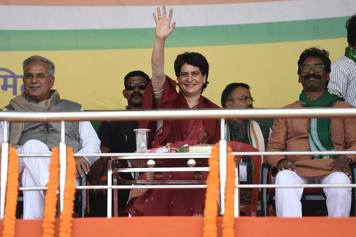 झारखंडः पाकुड़ से प्रियंका गांधी ने पीएम मोदी को दी चुनौती- बढ़ते रेप और गायब रोजगार पर बोलकर दिखाएं