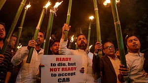 जस्टिस मदन लोकुर, संतोष हेगड़े से लेकर सोली सोराबजी तक सबने माना कि नागरिकता संशोधन बिल संविधान के ख़िलाफ़