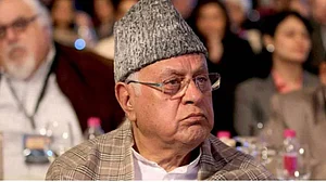 फारूक अब्दुल्ला की हिरासत अवधि तीन महीने और बढ़ी, ममता ने बताया- असंवैधानिक कदम