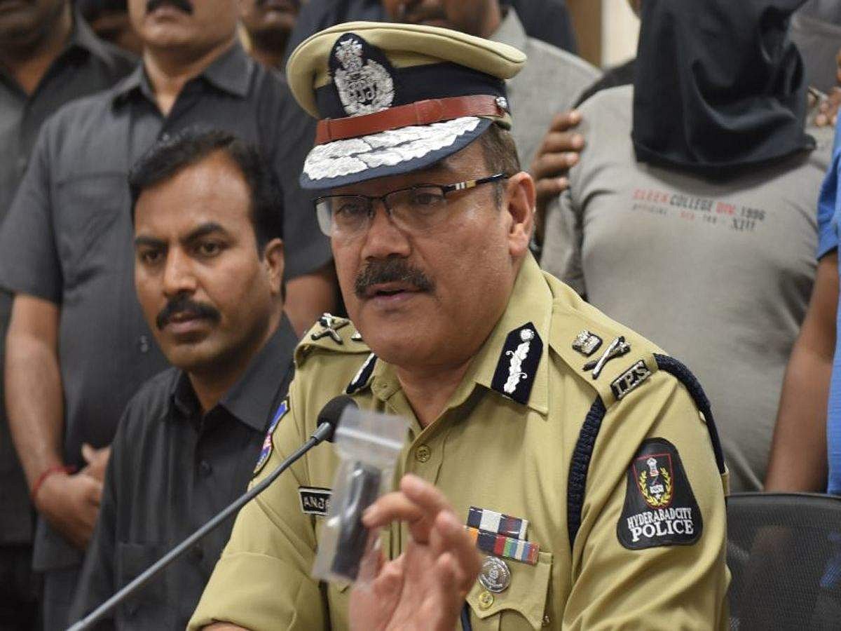 हैदराबाद: सुरक्षा देने के बजाए, पुलिस ने महिलाओं के लिए जारी की एडवाइजरी, कहा- घर पर बिना बताए कहीं न जाएं