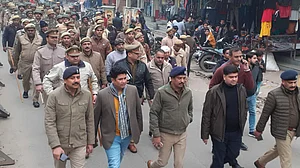 CAA Protest: उत्तर प्रदेश के 21 जिलों में इंटरनेट बंद, दिल्ली में हाई अलर्ट