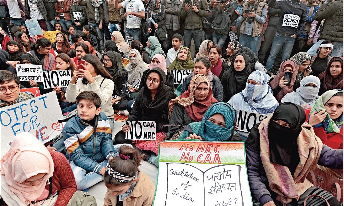 2019 जाते-जाते उस बालकांड का अंत हो गया, जो 1947 में संविधान की गोद में बैठे देश ने देखा-जिया था!