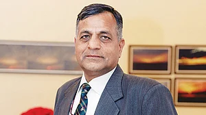 मोदी को क्लीनचिट देने का विरोध करने वाले चुनाव आयुक्त अशोक लवासा बोले- ईमानदारी की कीमत चुकानी पड़ती है