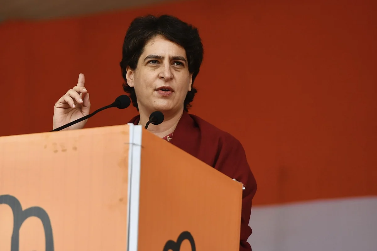 झारखंडः पाकुड़ से प्रियंका गांधी ने पीएम मोदी को दी चुनौती- बढ़ते रेप और गायब रोजगार पर बोलकर दिखाएं