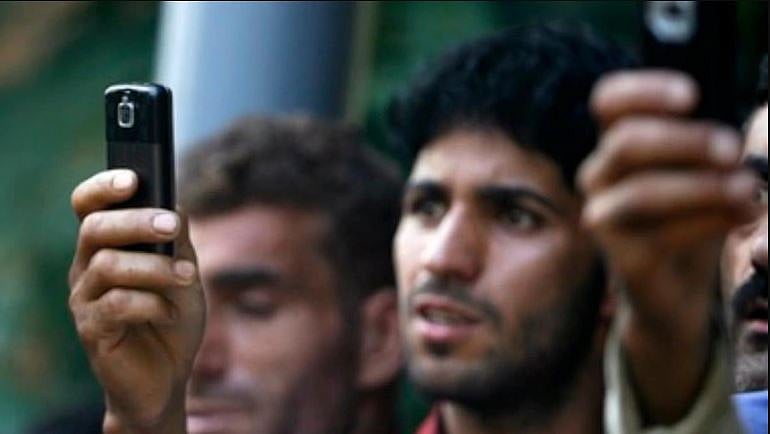 नवजीवन बुलेटिन: जम्मू-कश्मीर में इंटरनेट से हटा बैन और तमिलनाडु में शुरू हुई जल्लीकट्टू प्रतियोगिता