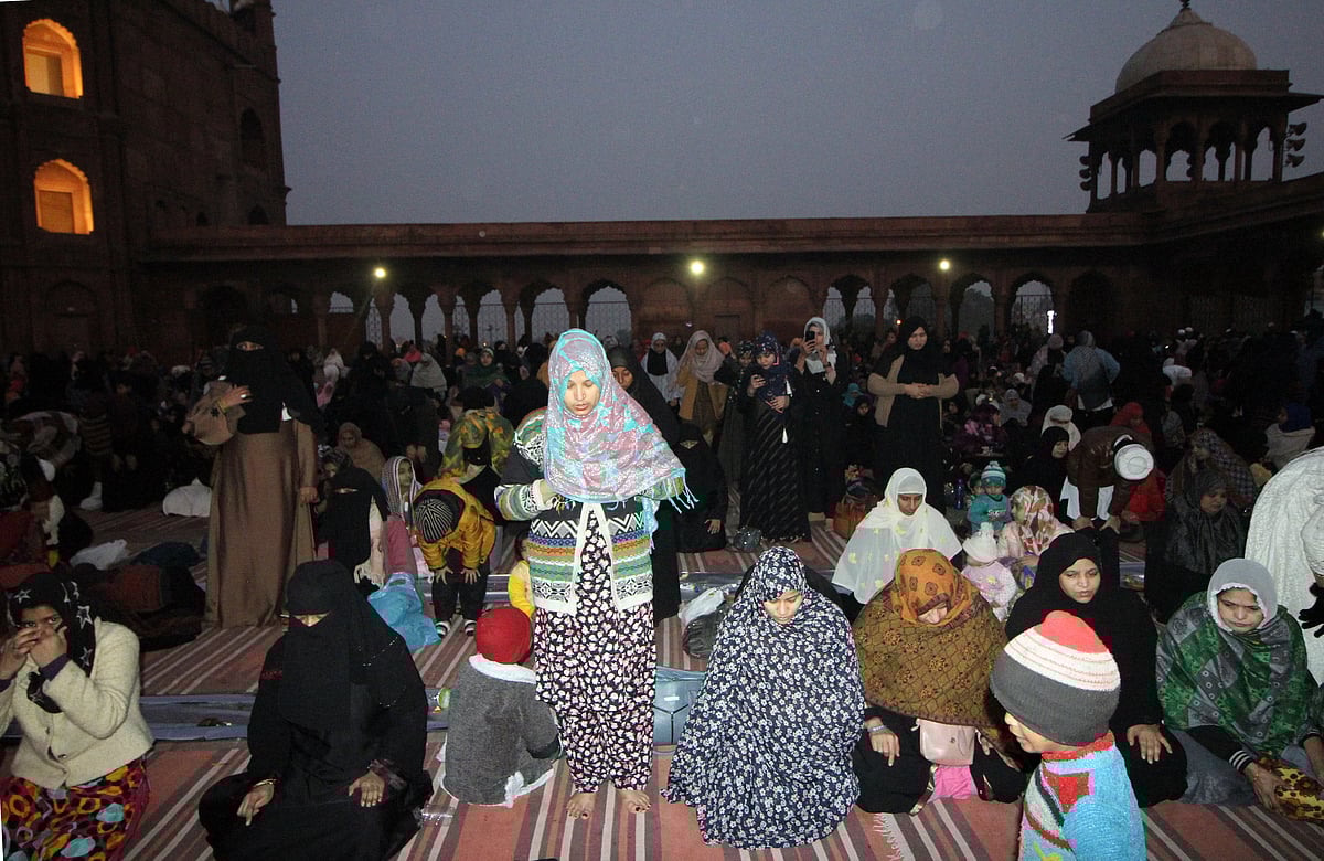सीएए विरोध के लिए रोजा रखकर जामा मस्जिद में मांगी गई दुआएं, भारी संख्या में महिलाओं ने किया विरोध प्रदर्शन