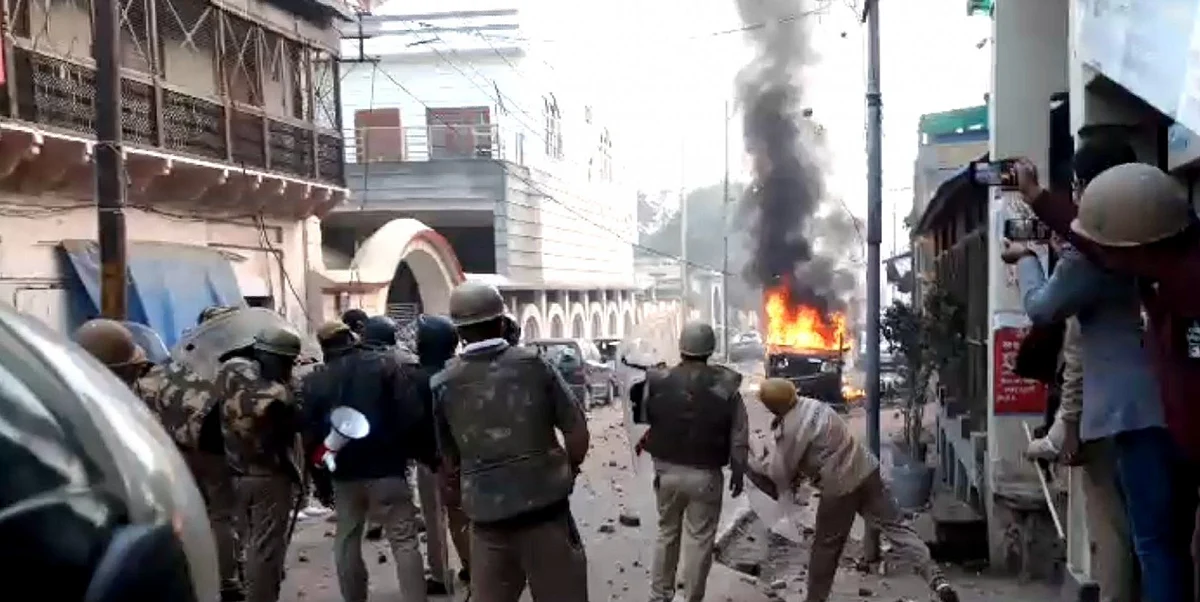 चौतरफा दबाव में योगी सरकार ने माना बेकसूर किए गए गिरफ्तार, CAA विरोध में जेल भेजे गए लोगों की समीक्षा होगी