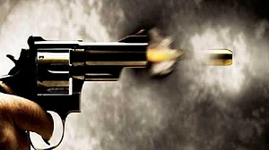 यूपी: योगी राज में बेखौफ बदमाशों का आतंक, मऊ में समाजवादी पार्टी के नेता की दिनदहाड़े गोली मारकर हत्या