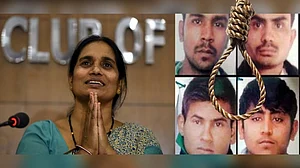 निर्भया गैंगरेप-हत्या के चारों दोषियों के खिलाफ डेथ वारंट जारी, 22 जनवरी को दी जाएगी फांसी
