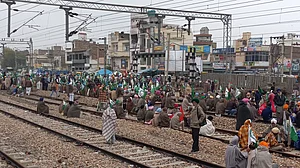अर्थव्यवस्था, रोजगार, किसानों की परेशानी समेत हर मुद्दे पर मोदी सरकार फेल, इसलिए सड़क पर उतरे लोग: कांग्रेस