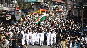 संविधान बचाओ मार्च: केरल में राहुल बोले- नाथूराम गोडसे और नरेंद्र मोदी एक ही विचारधारा में करते हैं विश्वास
