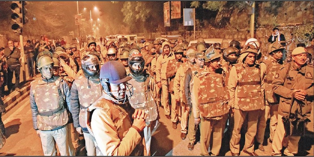 अल्पसंख्यकों-पिछड़ों के खिलाफ भेदभाव से भरी है पुलिस, जामिया, एएमयू और जेएनयू में हिंसा से बेनकाब