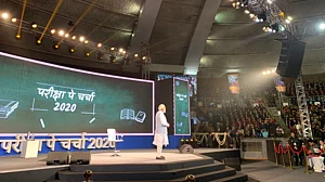 परीक्षा पर चर्चा से पहले अपनी डिग्री दिखाएं पीएम मोदी, प्रकाश राज का तंज