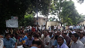 योगी सरकार की नीतियों के खिलाफ लाखों शिक्षक करेंगे सामूहिक अवकाश, सड़कों पर उतरने का किया ऐलान