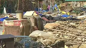 कर्नाटक: बांग्लादेशी बताकर बीजेपी विधायक ने गरीब भारतीयों के घरों पर चलवा दिया बुल्डोजर, हजारों लोग बेघर