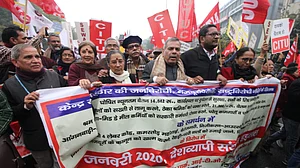 मोदी सरकार की नीतियों के खिलाफ ‘भारत बंद’, कहीं तोड़फोड़ तो कहीं रोकी ट्रेन, राहुल समेत कई नेताओं का समर्थन