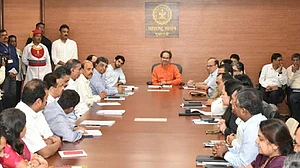 महाराष्ट्र में मंत्रियों के विभागों का बंटवारा, अजित पवार वित्त, अनिल देशमुख बने गृह मंत्री, देखें पूरी लिस्ट