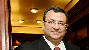 साइरस मिस्त्री की बहालीके खिलाफ सुप्रीम कोर्ट पहुंचा Tata Sons, तत्काल सुनवाई की मांग