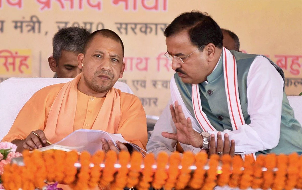 यूपी: योगी और डिप्टी सीएम मौर्य के मतभेद हुए और उजागर, मौर्य के प्रभार वाले PWD का बजट काटकर किया आधा