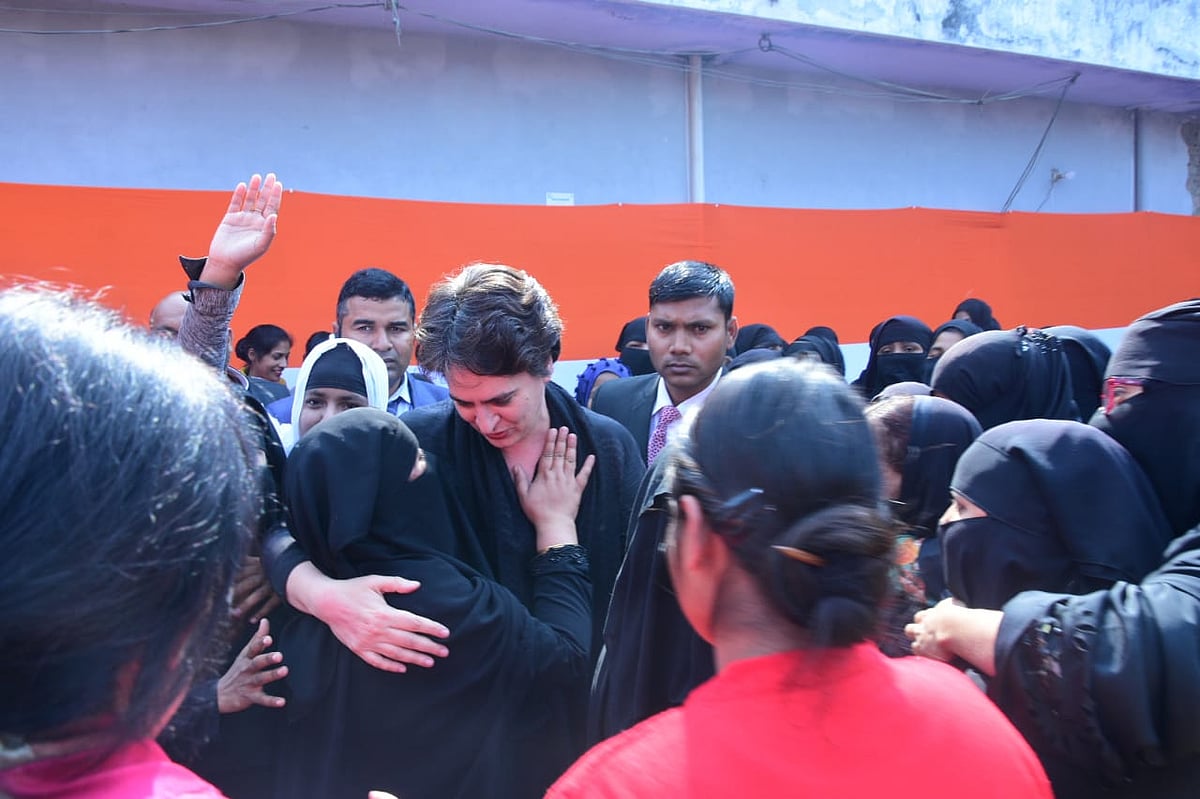 आजमगढ़ में घायल CAA प्रदर्शनकारियों से मिलीं प्रियंका, कहा- आपके साथ गलत हुआ, बीजेपी सरकार गरीबों के खिलाफ