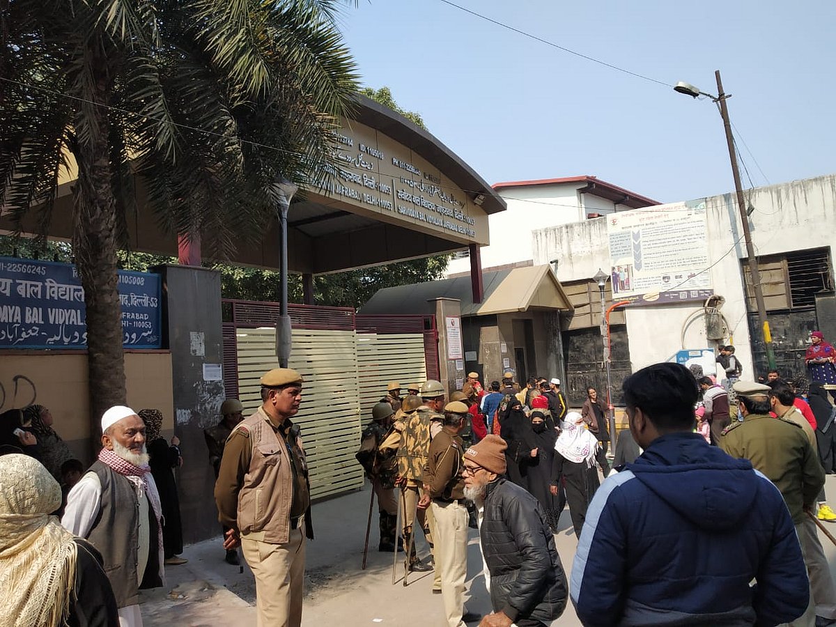 दिल्ली चुनाव LIVE: एक्सिस-माई इंडिया के एग्जिट पोल में ‘आप’ की लहर, 59 से 68 सीट मिलने का अनुमान