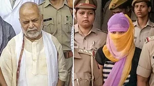 चिन्मयानंद केस: पीड़िता की याचिका पर SC सुनवाई के लिए तैयार, दिल्ली कोर्ट में केस को ट्रांसफर करने की है मांग