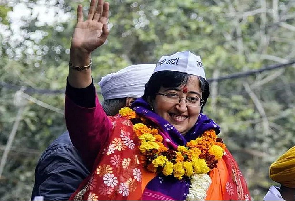 केजरीवाल के साथ 6 विधायकों ने ली मंत्री पद की शपथ, कैबिनेट में एक भी महिला को नहीं मिली जगह, 8 जीतीं थीं