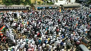वीडियो: CAA-NRC-NPR के खिलाफ चेन्नई की सड़कों पर उमड़ा जनसैलाब, सचिवालय के सामने किया प्रदर्शन