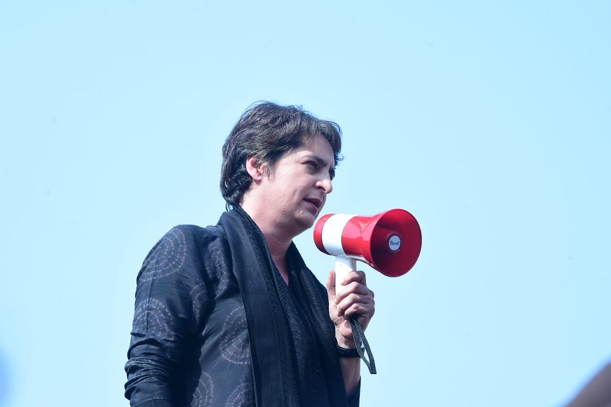 आजमगढ़ में घायल CAA प्रदर्शनकारियों से मिलीं प्रियंका, कहा- आपके साथ गलत हुआ, बीजेपी सरकार गरीबों के खिलाफ