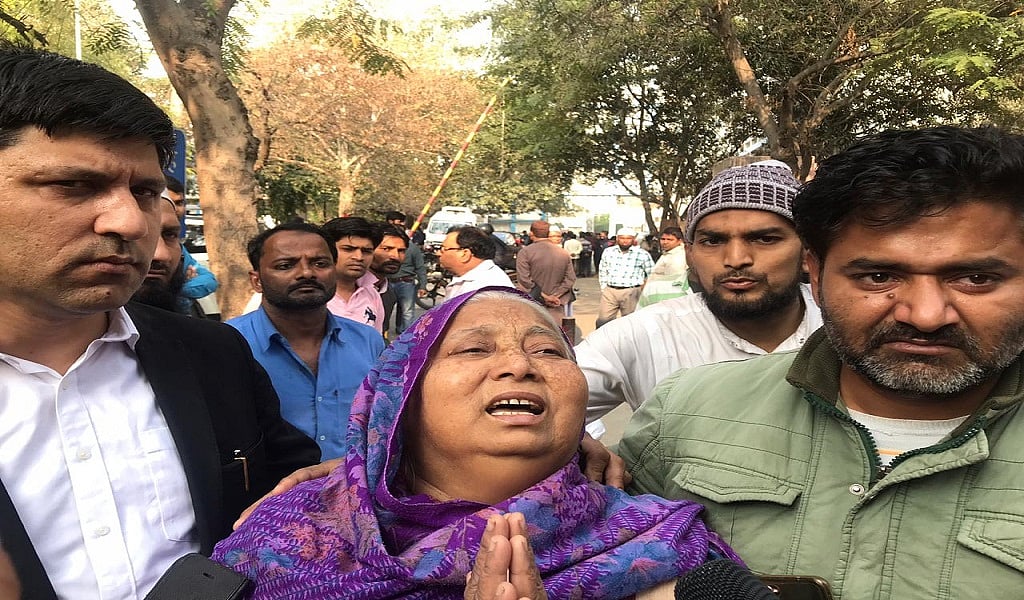 बड़ी खबर LIVE: दिल्ली पुलिस ने आम लोगों से दंगों के बारे में मांगी जानकारी, कहा-जो भी सबूत हों पुलिस को दें