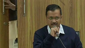 दिल्ली हिंसा: ‘दंगाइयों के खिलाफ एक्शन नहीं ले पा रही पुलिस, आदेश का रहता है इंतजार’