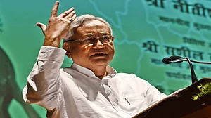 साथ रहकर नीतीश ने फिर दिया बीजेपी को बड़ा झटका, NRC-NPR के बाद जातीय जनगणना का प्रस्ताव सदन से पास
