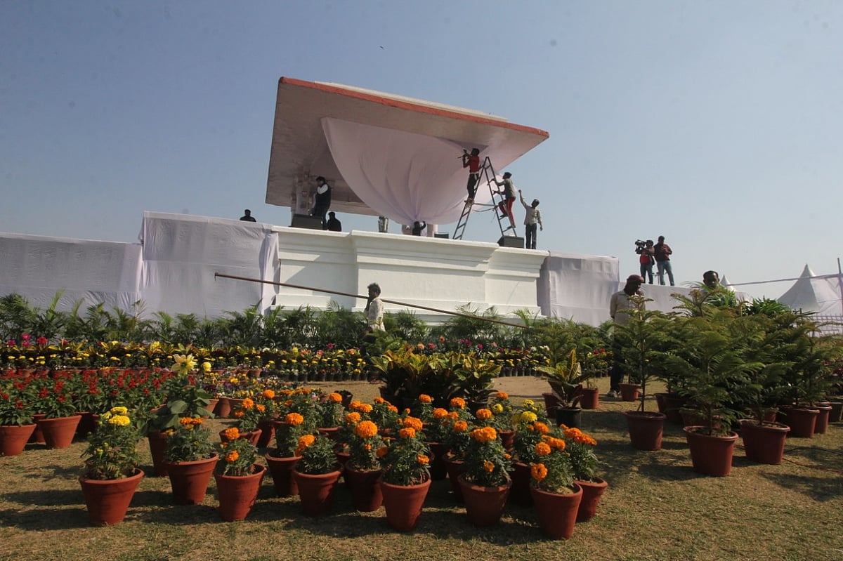 वीडियो: अरविंद केजरीवाल का शपथ समारोह कल, दिल्ली के रामलीला मैदान में भव्य तैयारियां, आम आदमी होगा वीआईपी