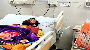 दिल्ली विधानसभा चुनाव: मॉडल टाउन से AAP उम्मीदवार अखिलेश पति त्रिपाठी पर हमला, 2015 चुनाव में भी हुई थी पिटाई