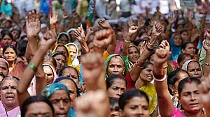 आरक्षण पर खतरे को देख दलित, पिछड़े, आदिवासी फिर से आंदोलन की तैयारी में, बीजेपी की नीति से हैं नाराज