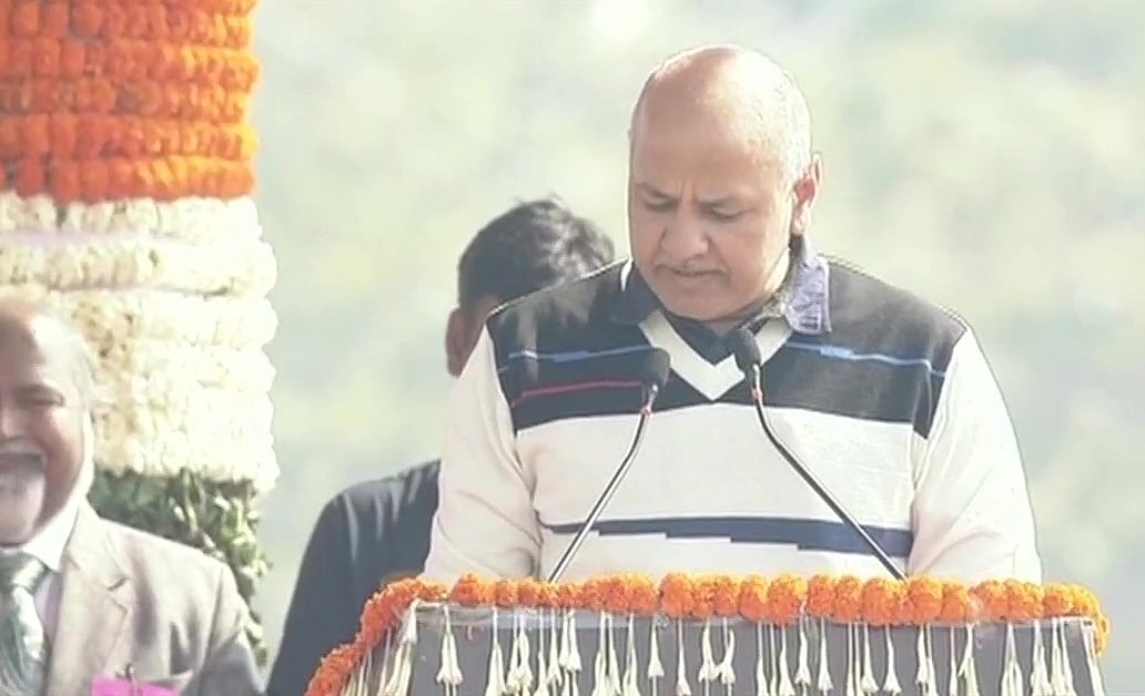दिल्ली के सीएम बने अरविंद केजरीवाल, ऐतिहासिक रामलीला मैदान में तीसरी बार ली शपथ, 6 विधायक बने मंत्री