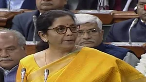 बजट 2020: टैक्स दरों में मध्यम वर्ग को राहत, जानें अब कितनी कमाई पर देना होगा टैक्स