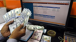 दुनिया की 5 बड़ी खबरें: पाकिस्तान के लिए इस संकट से निकलना नहीं आसान और अपने देश की सेना से भिड़े पीएम इमरान!