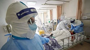 दुनिया की 5 बड़ी खबर: कोरोना  से पाकिस्तान में लॉकडाउन जैसे हालात और बड़े पैमाने पर बंद किए जाएंगे लंदन ट्यूब