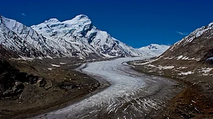 एक खतरा जिसकी नहीं कोई चर्चा: पर्वतीय शहरों के करोड़ों लोग तरस जाएंगे बूंद-बूंद पानी के लिए