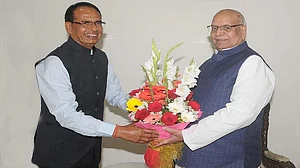 कोरोना के खतरे में भी नहीं टलेगा MP में बीजेपी सरकार का शपथ ग्रहण, आज शाम शिवराज बन सकते हैं चौथी बार सीएम